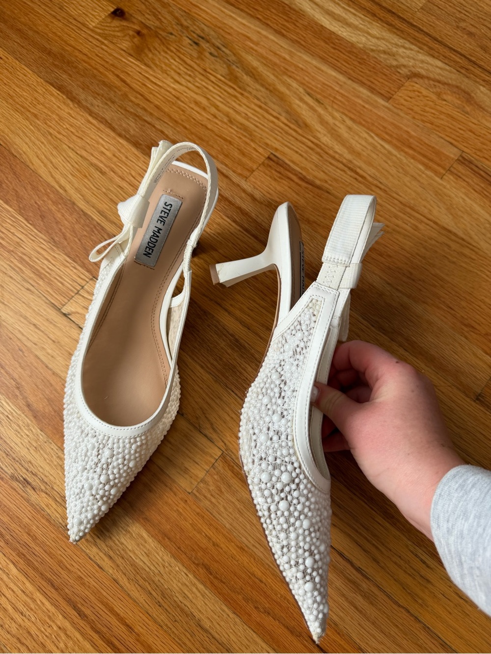 Steve Madden White Beaded Slingback Pointed Kitten Heels - Picture 4 of 6